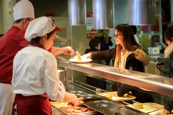 Service au self du collège